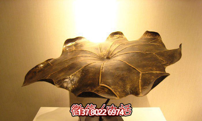 精美銅雕荷葉雕塑，添彩廣場環(huán)境