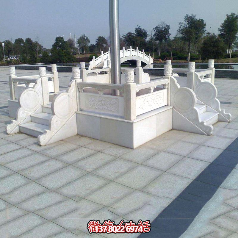 漢白玉升旗臺，喚醒城市雕塑美學