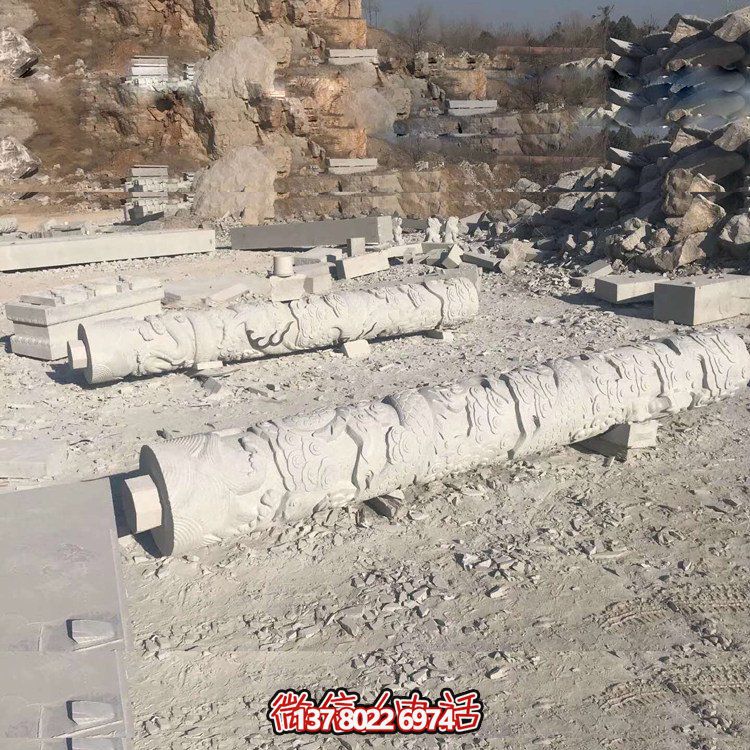 走進(jìn)大理石景區(qū)，感受精美的園林浮雕龍柱