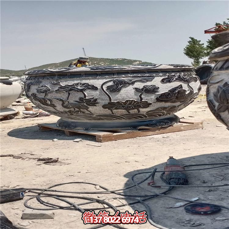 大型戶(hù)外青石浮雕圓形養(yǎng)花養(yǎng)魚(yú)花盆雕塑